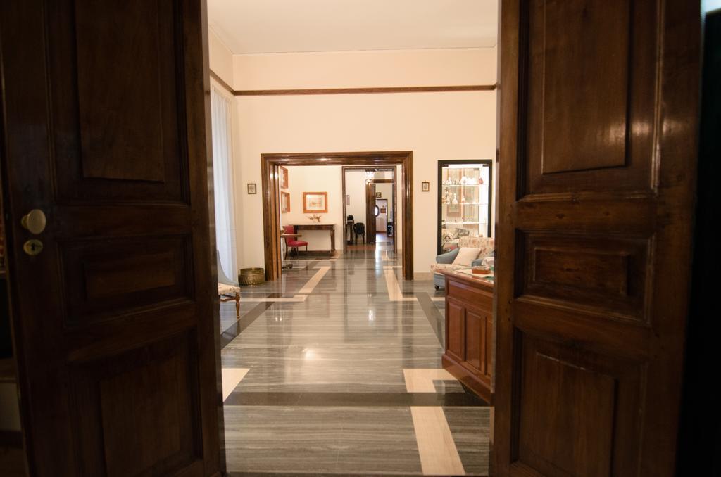 Suite Palazzo Reale Apartment เนเปิลส์ ภายนอก รูปภาพ